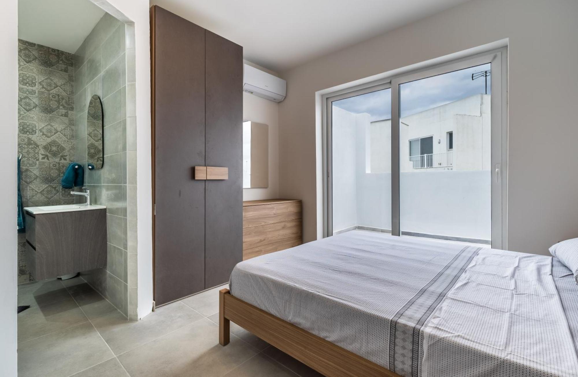 Penthouse In Apartament *